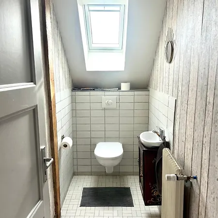 Guest house Le Duplex Du Louison - Ravissant 3P Proche Parlement Europeen - Parkings 4*