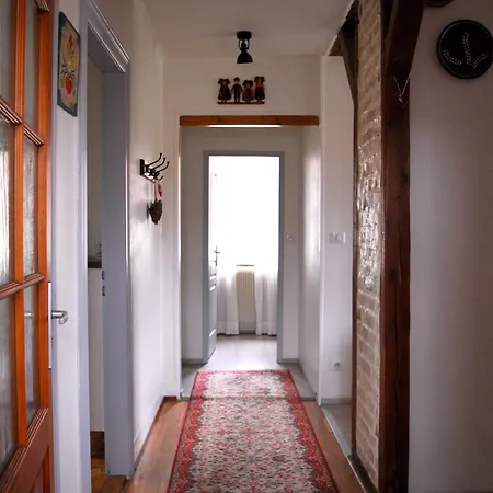 Guest house Ravissant 3p 90m2 Au Calme, Proche Du Parlement Europeen *
