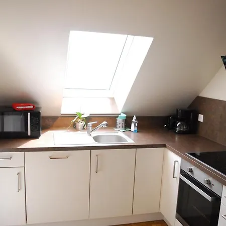 Ravissant 3p 90m2 Au Calme, Proche Du Parlement Europeen